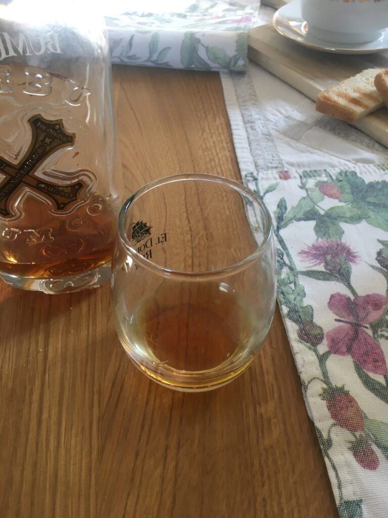 Bumbu rum recenze - ve skleničce